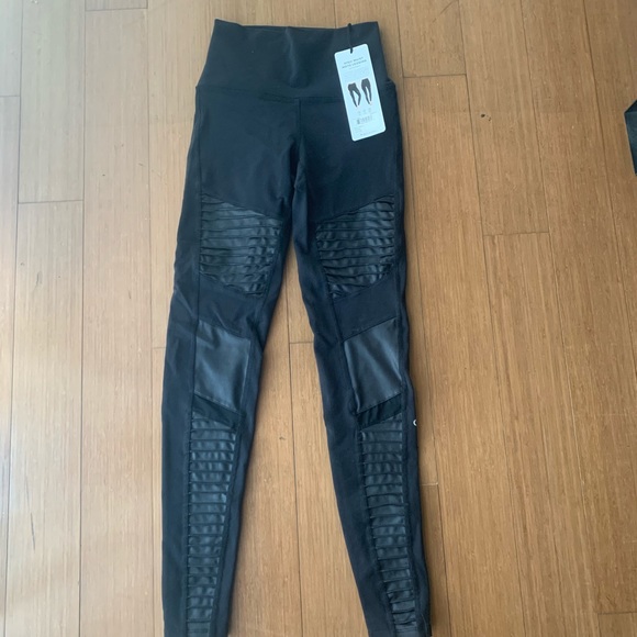 Alo Moto Legging in size xs - Picture 5 of 9